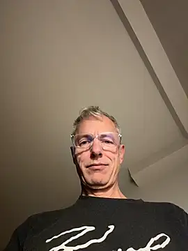 SexyLeon8 online show from 11.12.25