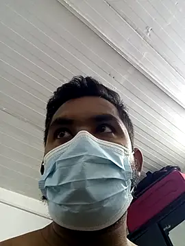 Snapshot of keri_huththa chatting on 10.24.25 keri huththa online show from 10.24.25