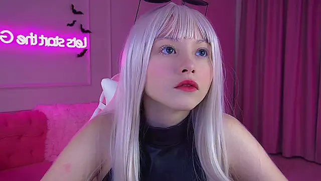 KeiraAsti online show from 10.29.25