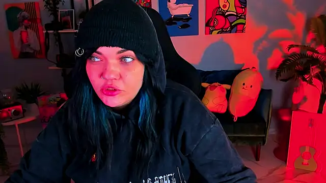 Snapshot of MaryHarrys chatting on 11.08.25 MaryHarrys online show from 11.08.25