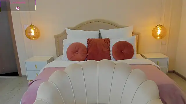 MilaMour online show from 11.30.25