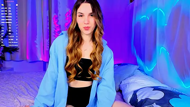 Snapshot of -CindyLou chatting on 10.03.25 -CindyLou online show from 10.03.25