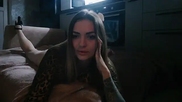 Snapshot of MoonChristie chatting on 09.26.25 MoonChristie online show from 09.26.25