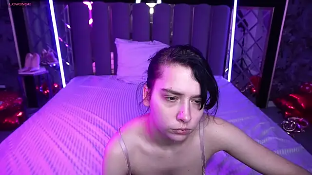 LiviaShy online show from 02.18.26