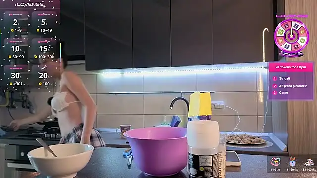 Snapshot of Pisypussy chatting on 10.07.25 Pisypussy online show from 10.07.25