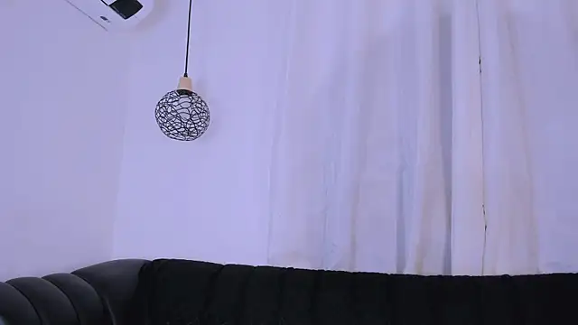 Akira Hime online show from 10.10.25