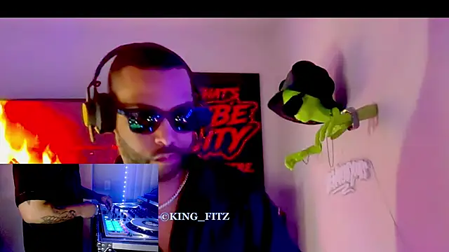 Snapshot of KING_FITZ chatting on 04.19.26 KING FITZ online show from 04.19.26