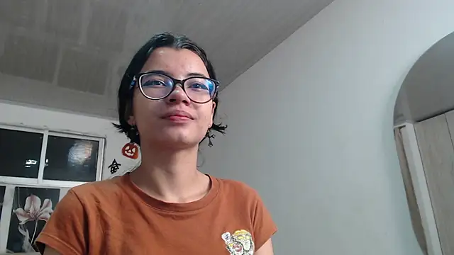 pinky f00x online show from 10.17.25