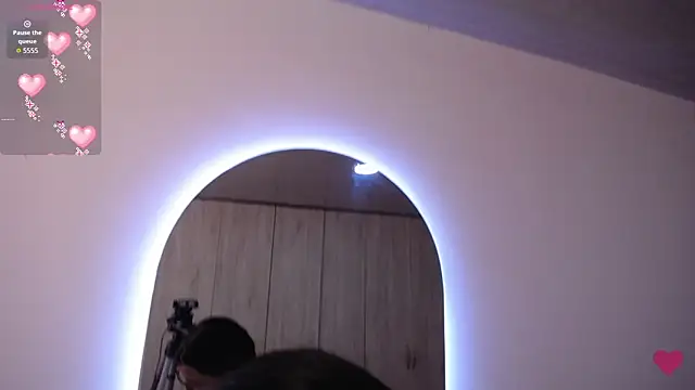 pinky f00x online show from 11.28.25