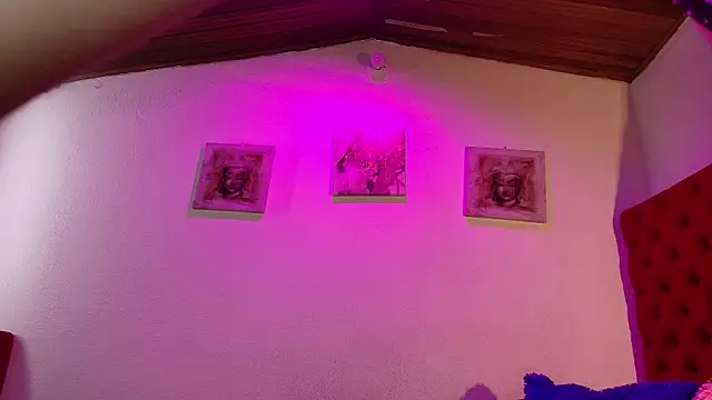 Victoria Thompson1 online show from 10.08.25