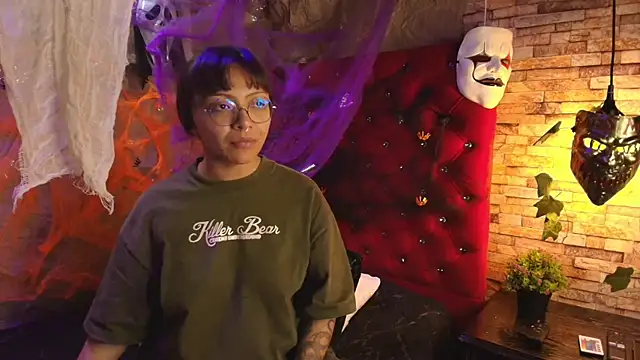 Victoria Thompson1 online show from 10.30.25