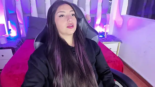 Adaara Rey online show from 10.18.25