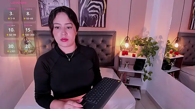 Snapshot of aisha_duque chatting on 10.06.25 aisha duque online show from 10.06.25