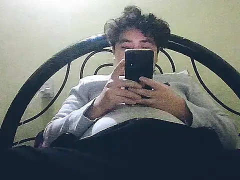 Snapshot of jorgexsuil2hh chatting on 11.16.25 jorgexsuil2hh online show from 11.16.25