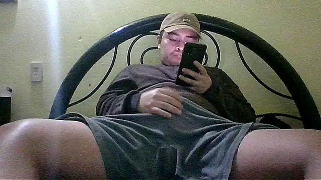 Snapshot of jorgexsuil2hh chatting on 06.17.26 jorgexsuil2hh online show from 06.17.26