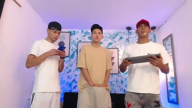 Snapshot of Kings_of_heaven chatting on 10.15.25 Kings of heaven online show from 10.15.25