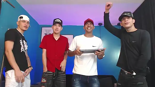 Snapshot of Kings_of_heaven chatting on 10.29.25 Kings of heaven online show from 10.29.25