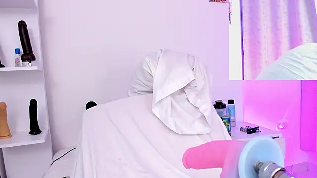 arynaughty20 online show from 09.28.25