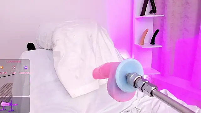 arynaughty20 online show from 12.15.25