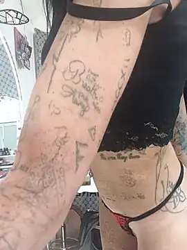 Snapshot of Tannedtattooed69 chatting on 05.28.26 Tannedtattooed69 online show from 05.28.26