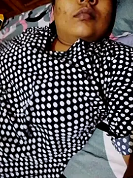 Snapshot of Cute_Amiya chatting on 11.08.25 Cute Amiya online show from 11.08.25