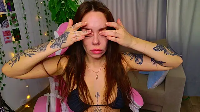 AnitaVensley online show from 10.10.25