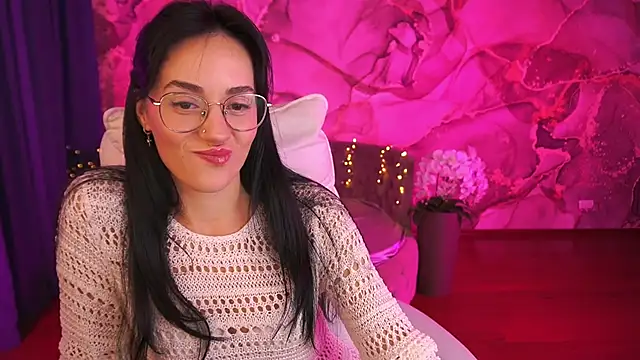 Snapshot of EviLune chatting on 10.07.25 EviLune online show from 10.07.25