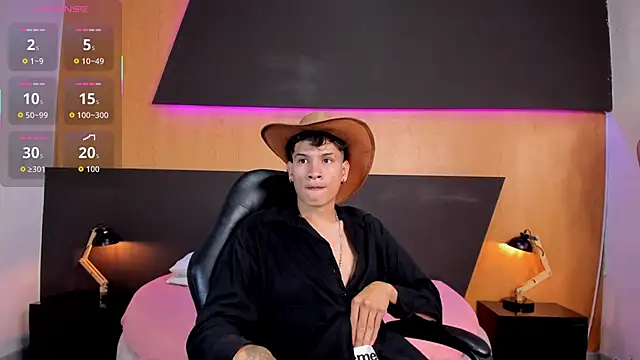 Dakota Monroe online show from 11.02.25