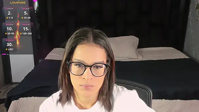 ZoeWestt online show from 09.17.25