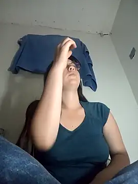 Snapshot of lareinalareinadelanal chatting on 10.18.25 lareinalareinadelanal online show from 10.18.25