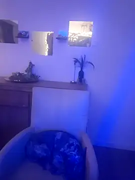 Snapshot of Foxy-Milfy chatting on 11.01.25 Foxy-Milfy online show from 11.01.25