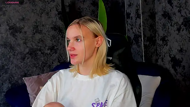 Carolin Miller online show from 10.13.25