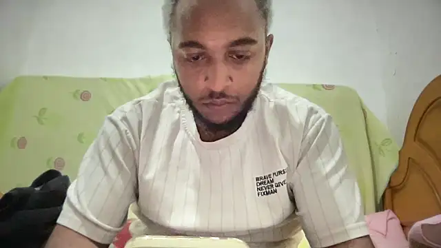 Snapshot of Minidemonkush chatting on 04.02.26 Minidemonkush online show from 04.02.26