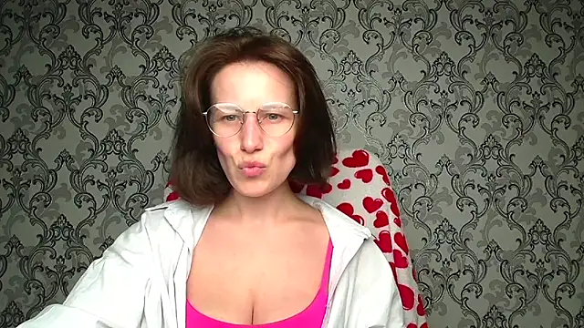 Snapshot of Kelly_Kisss chatting on 04.01.26 Kelly Kisss online show from 04.01.26