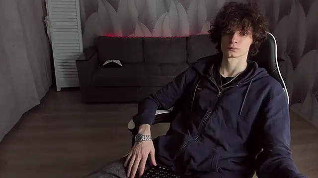 Snapshot of Edvard_Blare chatting on 10.08.25 Edvard Blare online show from 10.08.25