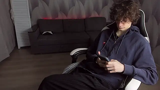 Snapshot of Edvard_Blare chatting on 10.09.25 Edvard Blare online show from 10.09.25