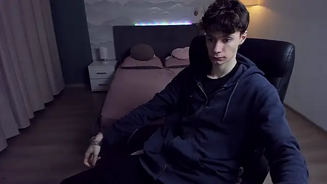 Snapshot of Edvard_Blare chatting on 10.31.25 Edvard Blare online show from 10.31.25