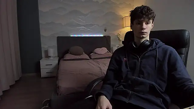 Snapshot of Edvard_Blare chatting on 11.02.25 Edvard Blare online show from 11.02.25