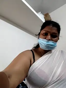 Snapshot of tamil_Miraclequeen chatting on 11.08.25 tamil Miraclequeen online show from 11.08.25