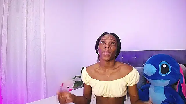 BryanaSmith21 online show from 09.18.25
