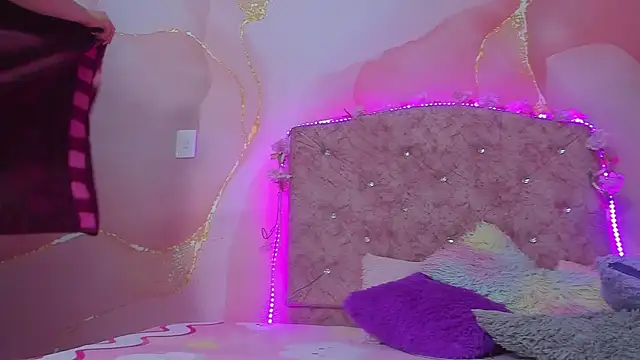 violet taylor  online show from 01.16.26