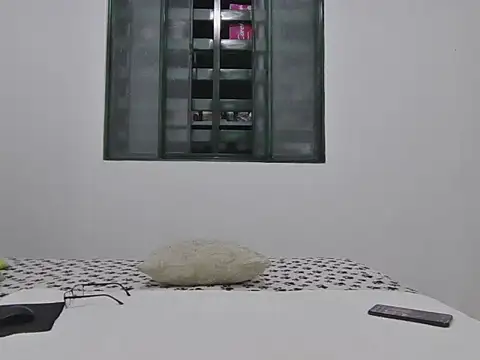 skinnylatino51 online show from 10.15.25