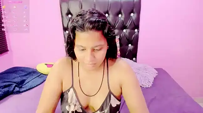 Snapshot of INDIANFLAME chatting on 01.05.25 INDIANFLAME online show from 01.05.25