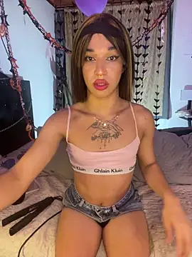 Snapshot of terra_sunligth chatting on 10.19.25 terra sunligth online show from 10.19.25