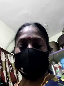 Snapshot of papukurty chatting on 11.17.25 papukurty online show from 11.17.25