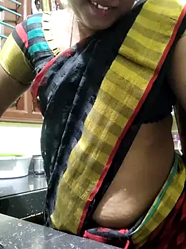 Snapshot of papukurty chatting on 11.23.25 papukurty online show from 11.23.25