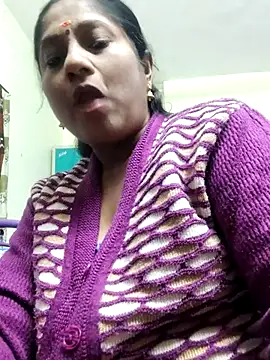 Snapshot of papukurty chatting on 11.29.25 papukurty online show from 11.29.25