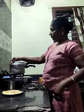 Snapshot of papukurty chatting on 02.13.26 papukurty online show from 02.13.26