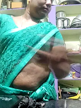 Snapshot of papukurty chatting on 02.20.26 papukurty online show from 02.20.26