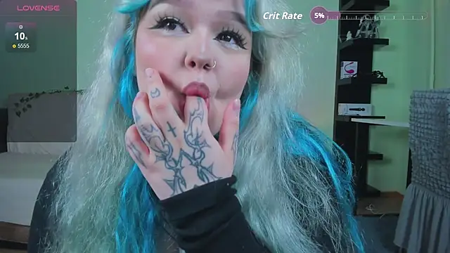 Snapshot of _CandyM1lky_ chatting on 10.07.25 CandyM1lky online show from 10.07.25